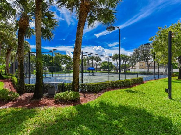 3861 Newport Avenue, Boynton Beach FL 33435