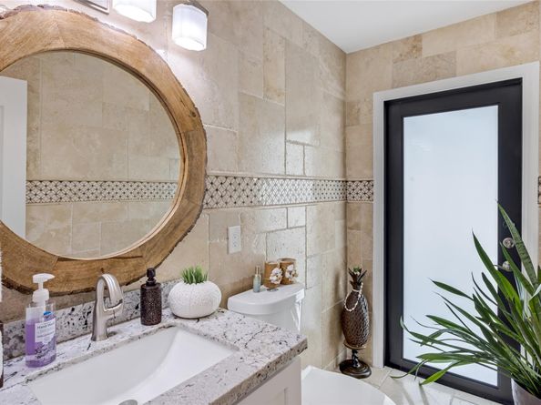 2541 NE 48th St, Lighthouse Point FL 33064