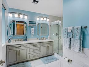 2541 NE 48th St, Lighthouse Point FL 33064