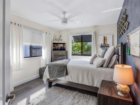 2541 NE 48th St, Lighthouse Point FL 33064