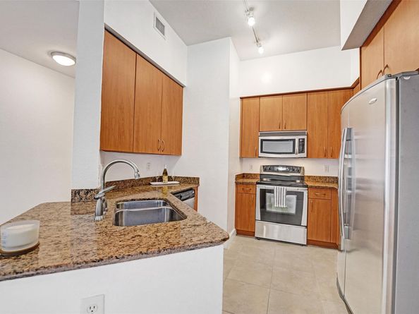 1830 Radius Dr 1317, Hollywood FL 33020