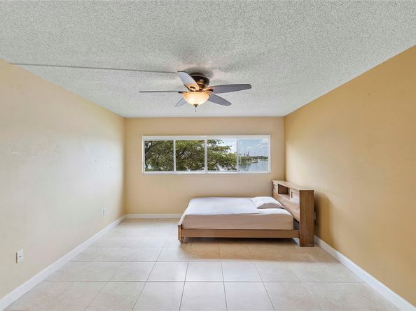 13355 SW 16th Ct 313E, Pembroke Pines FL 33027