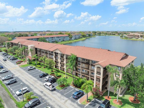 13355 SW 16th Ct 313E, Pembroke Pines FL 33027