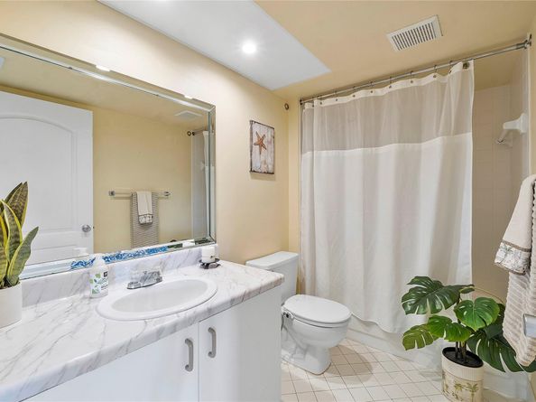 13355 SW 16th Ct 313E, Pembroke Pines FL 33027
