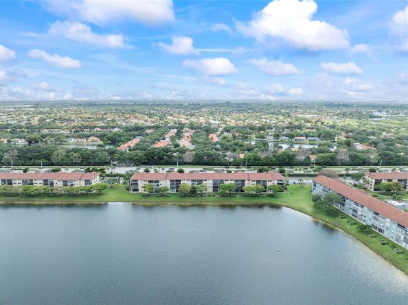 13355 SW 16th Ct 313E, Pembroke Pines FL 33027