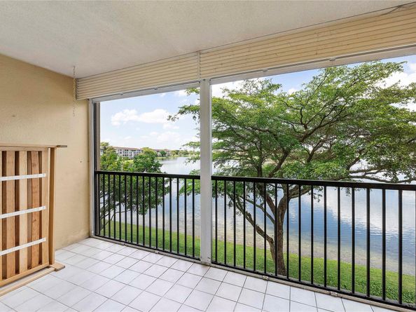 13355 SW 16th Ct 313E, Pembroke Pines FL 33027