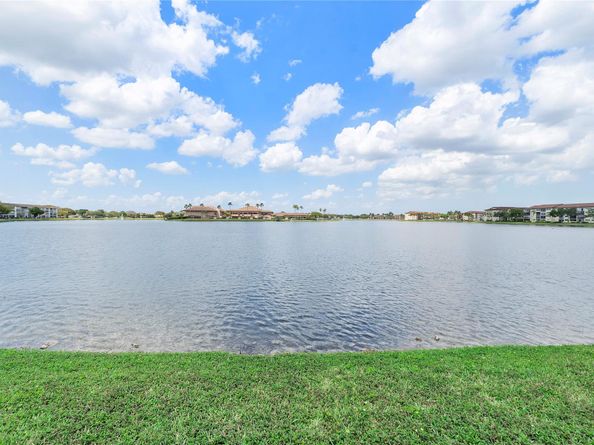 13355 SW 16th Ct 313E, Pembroke Pines FL 33027
