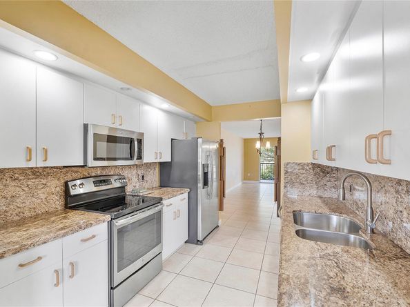 13355 SW 16th Ct 313E, Pembroke Pines FL 33027