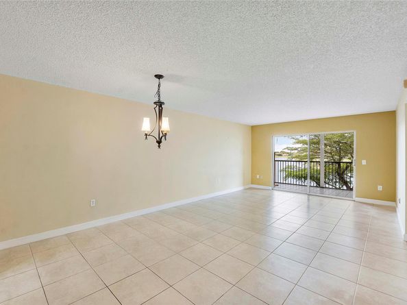 13355 SW 16th Ct 313E, Pembroke Pines FL 33027