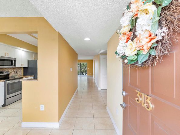 13355 SW 16th Ct 313E, Pembroke Pines FL 33027