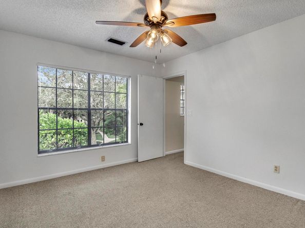 386 Prestwick Circle 3, Palm Beach Gardens FL 33418