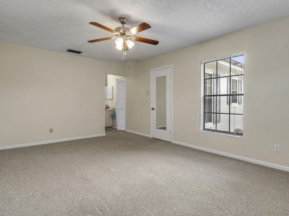 386 Prestwick Circle 3, Palm Beach Gardens FL 33418