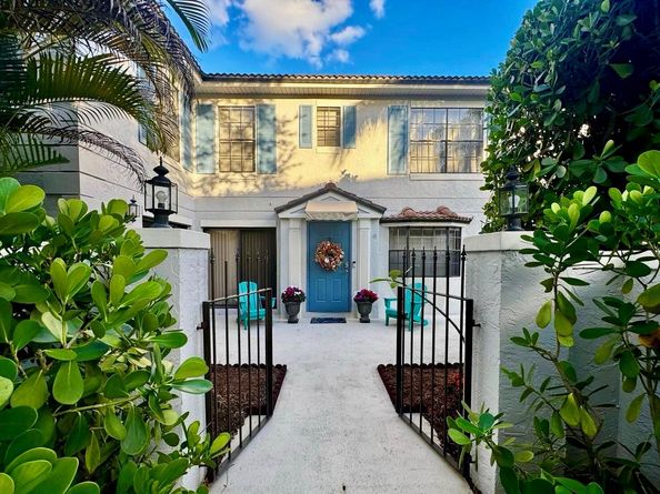 386 Prestwick Circle 3, Palm Beach Gardens FL 33418
