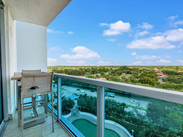 2641 N Flamingo Rd 1105N, Sunrise FL 33323