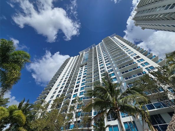 2641 N Flamingo Rd 1105N, Sunrise FL 33323