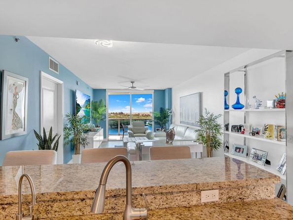 2641 N Flamingo Rd 1105N, Sunrise FL 33323