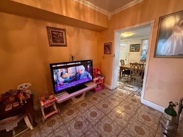 10430 NW 28th Court, Miami FL 33147