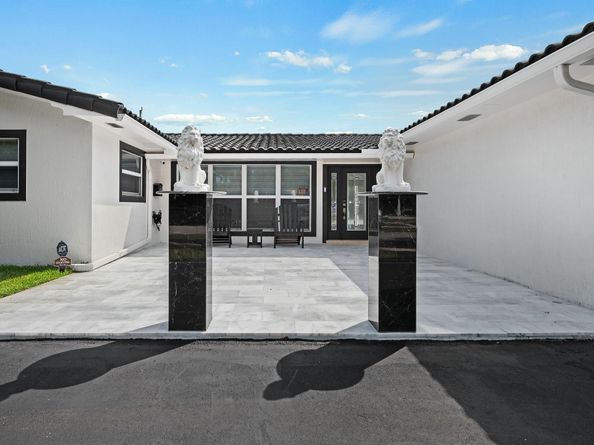 4730 Taylor St, Hollywood FL 33021