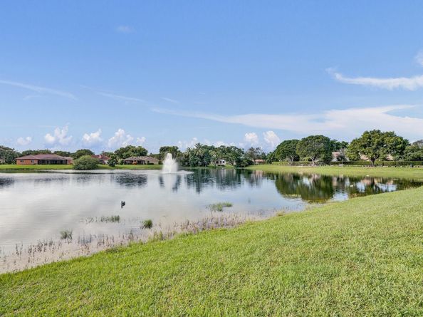 6222 NW 54th Dr, Coral Springs FL 33067