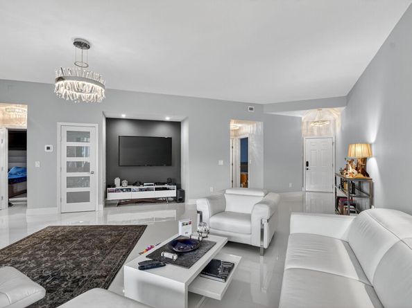 7535 La Paz Boulevard 105, Boca Raton FL 33433