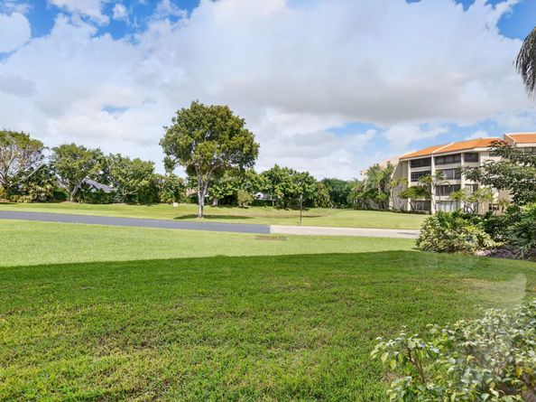 7535 La Paz Boulevard 105, Boca Raton FL 33433