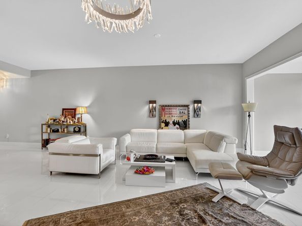 7535 La Paz Boulevard 105, Boca Raton FL 33433