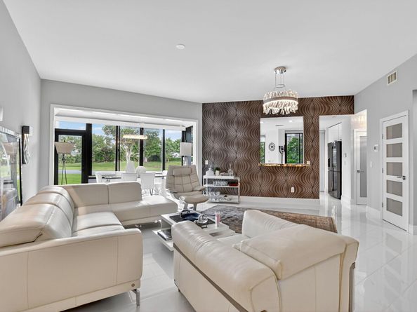 7535 La Paz Boulevard 105, Boca Raton FL 33433