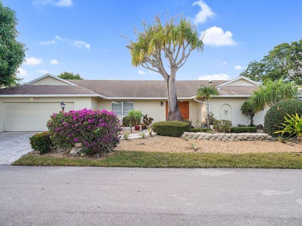 6207 Royal Poinciana Ln, Tamarac FL 33319