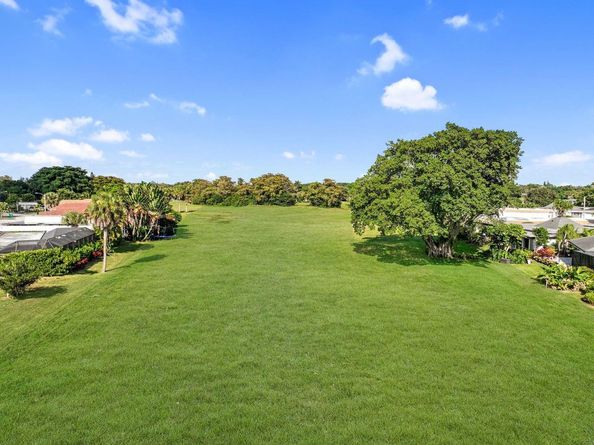 6207 Royal Poinciana Ln, Tamarac FL 33319