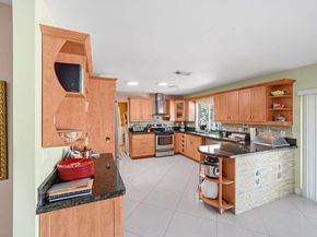 6207 Royal Poinciana Ln, Tamarac FL 33319