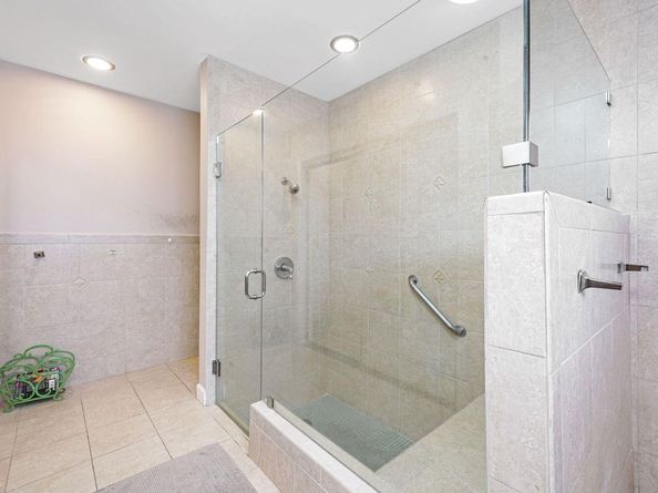 6207 Royal Poinciana Ln, Tamarac FL 33319