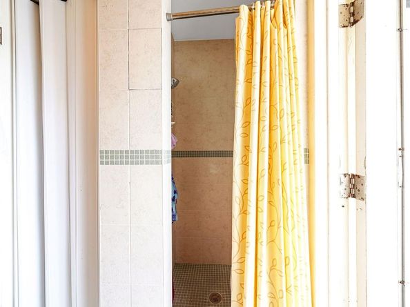 6207 Royal Poinciana Ln, Tamarac FL 33319