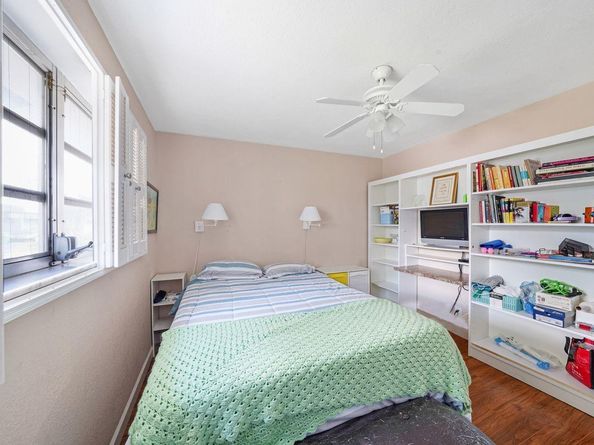 6207 Royal Poinciana Ln, Tamarac FL 33319