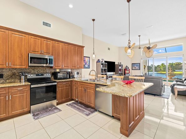 10658 Saint Thomas Drive, Boca Raton FL 33498