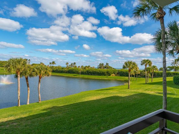 601 S Seas Drive 204, Jupiter FL 33477