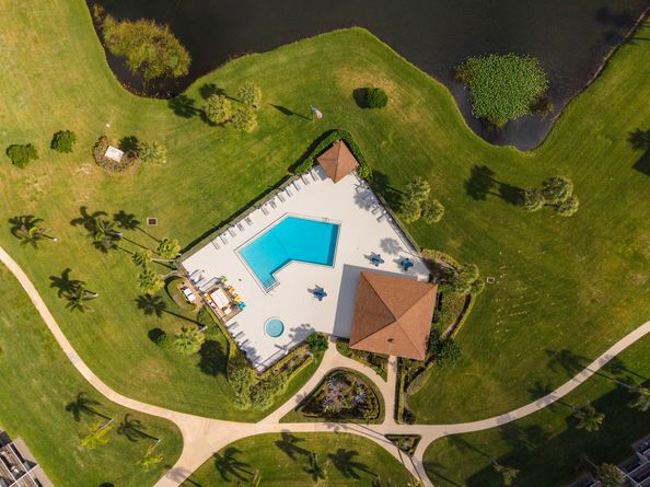 601 S Seas Drive 204, Jupiter FL 33477