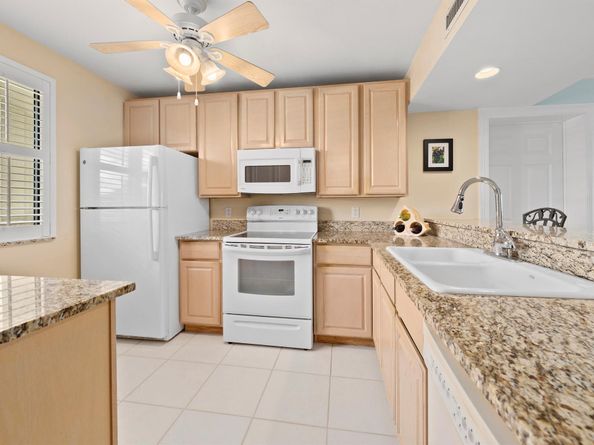 601 S Seas Drive 204, Jupiter FL 33477