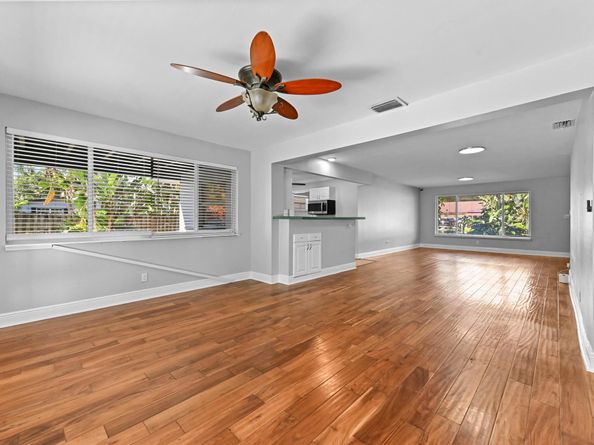 4330 SW 7th Street, Plantation FL 33317