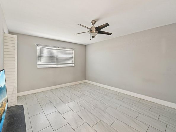 6301 N Falls Circle Dr 111, Lauderhill FL 33319