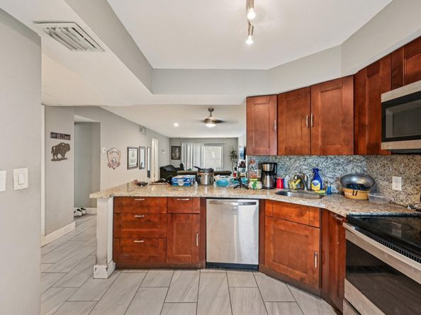 6301 N Falls Circle Dr 111, Lauderhill FL 33319