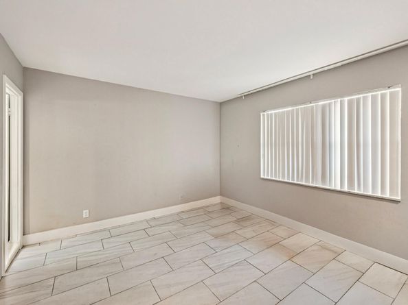 6301 N Falls Circle Dr 111, Lauderhill FL 33319