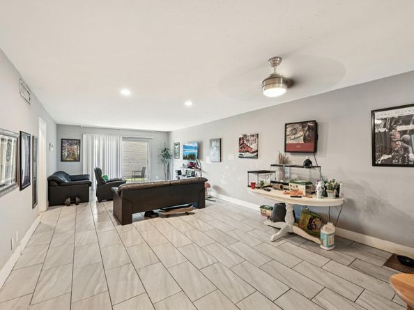 6301 N Falls Circle Dr 111, Lauderhill FL 33319