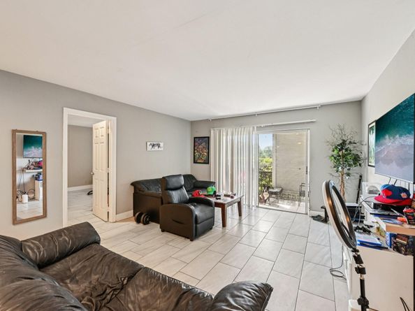 6301 N Falls Circle Dr 111, Lauderhill FL 33319