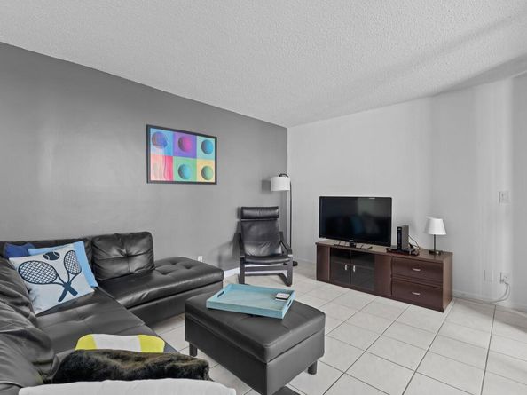 500 Egret Circle 8109, Delray Beach FL 33444