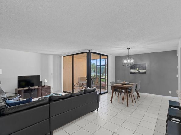 500 Egret Circle 8109, Delray Beach FL 33444