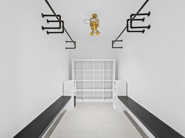 877 NE 195th St 422, Miami FL 33179