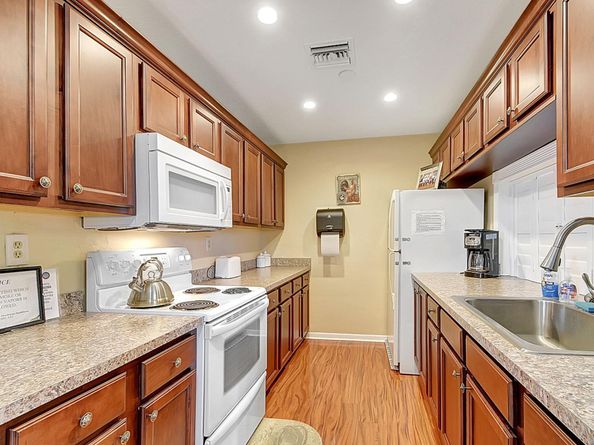 100 Leisure Lake Circle 102, Boynton Beach FL 33426