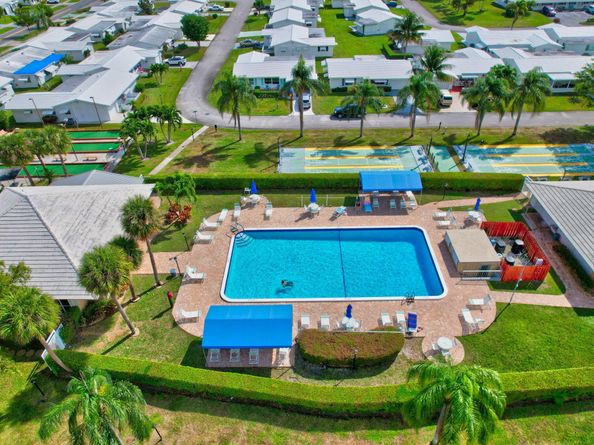 100 Leisure Lake Circle 102, Boynton Beach FL 33426