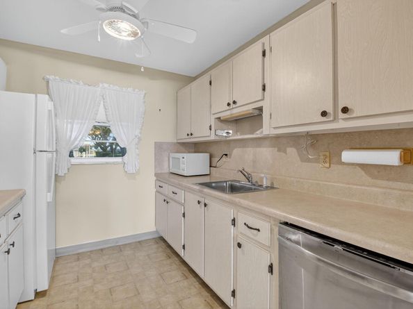 100 Leisure Lake Circle 102, Boynton Beach FL 33426