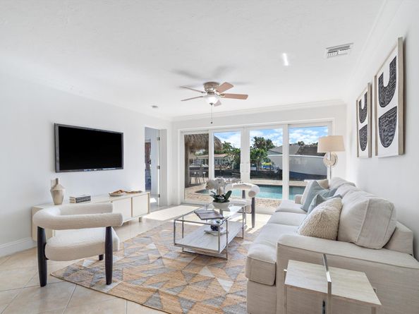 370 SE 3rd Ct, Pompano Beach FL 33060